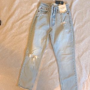 Abercrombie & Fitch Curve Love The Mom High Rise